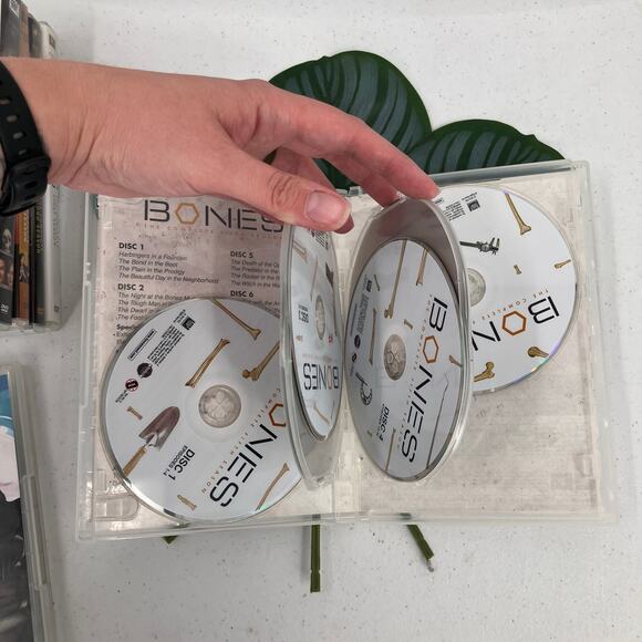 DVD Disc Bundle Bones 20th Century Fox TV Show Complete Seasons 1 2 3 4 5 6 Set - Picture 8 of 9